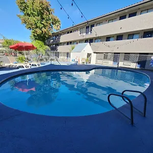 6 Ca Natomas Hotel